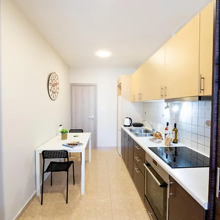 The Mirror House Valsamata