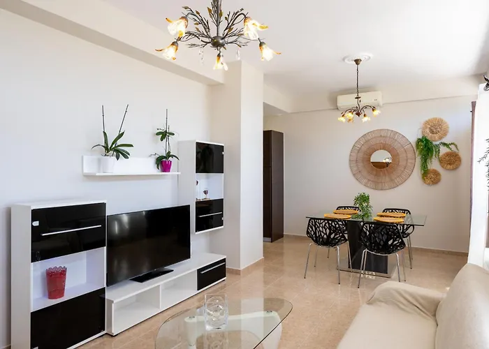 The Mirror House * Valsamata