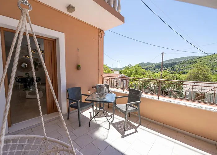 The Mirror House * Valsamata