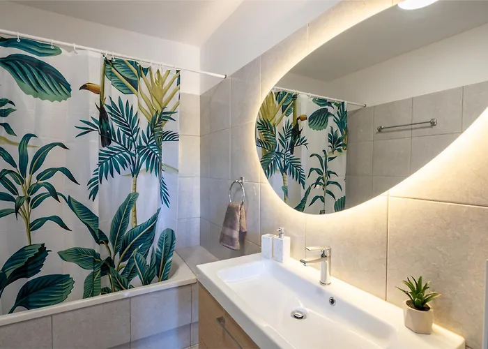 Lägenhet The Mirror House